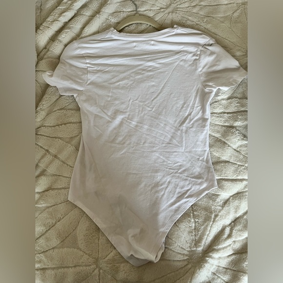 Primark white tshirt bodysuit never worn - Picture 2 of 3